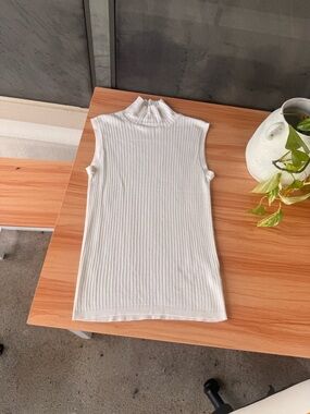 Vince White Ribbed Mock Neck Sleeveless Tank